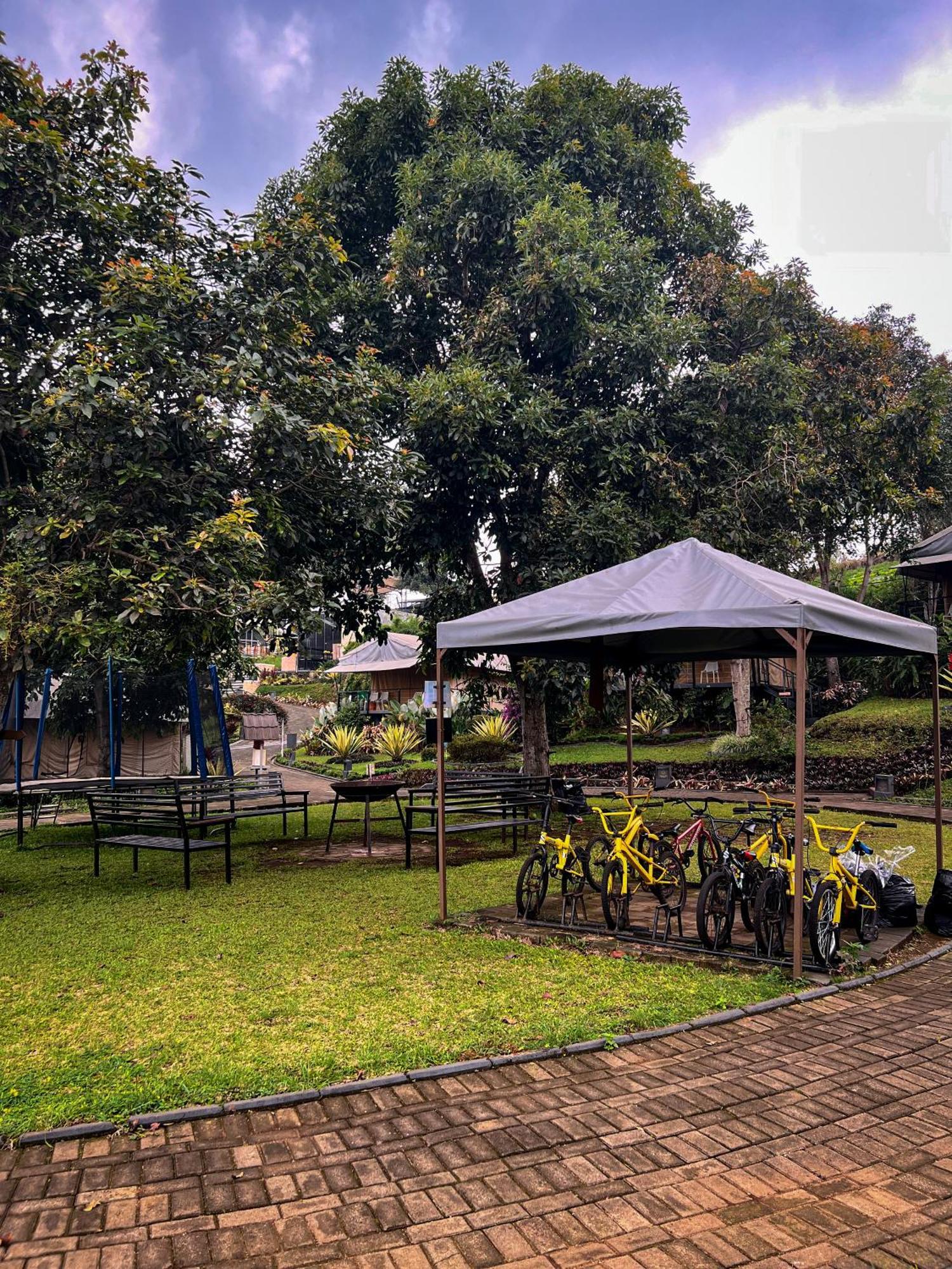 Trizara Resorts - Glam Camping Lembang Exteriér fotografie